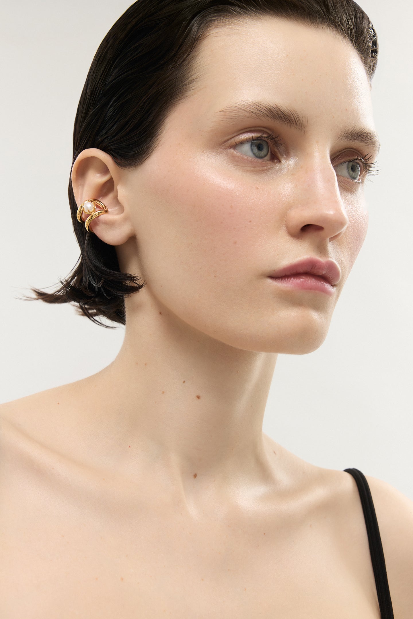 Harper Pearl Ear Cuff - Gold