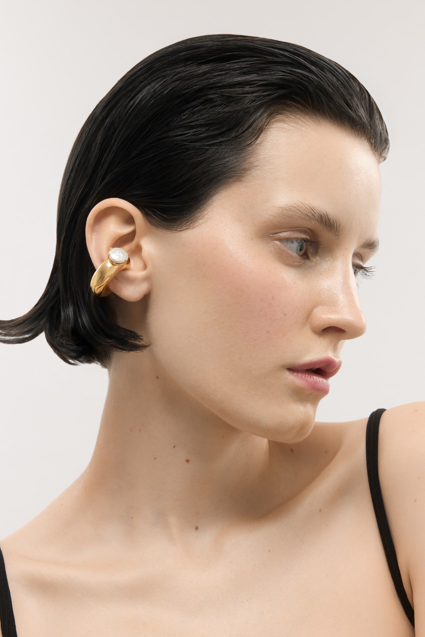 Mia Pearl Ear Cuff - Gold