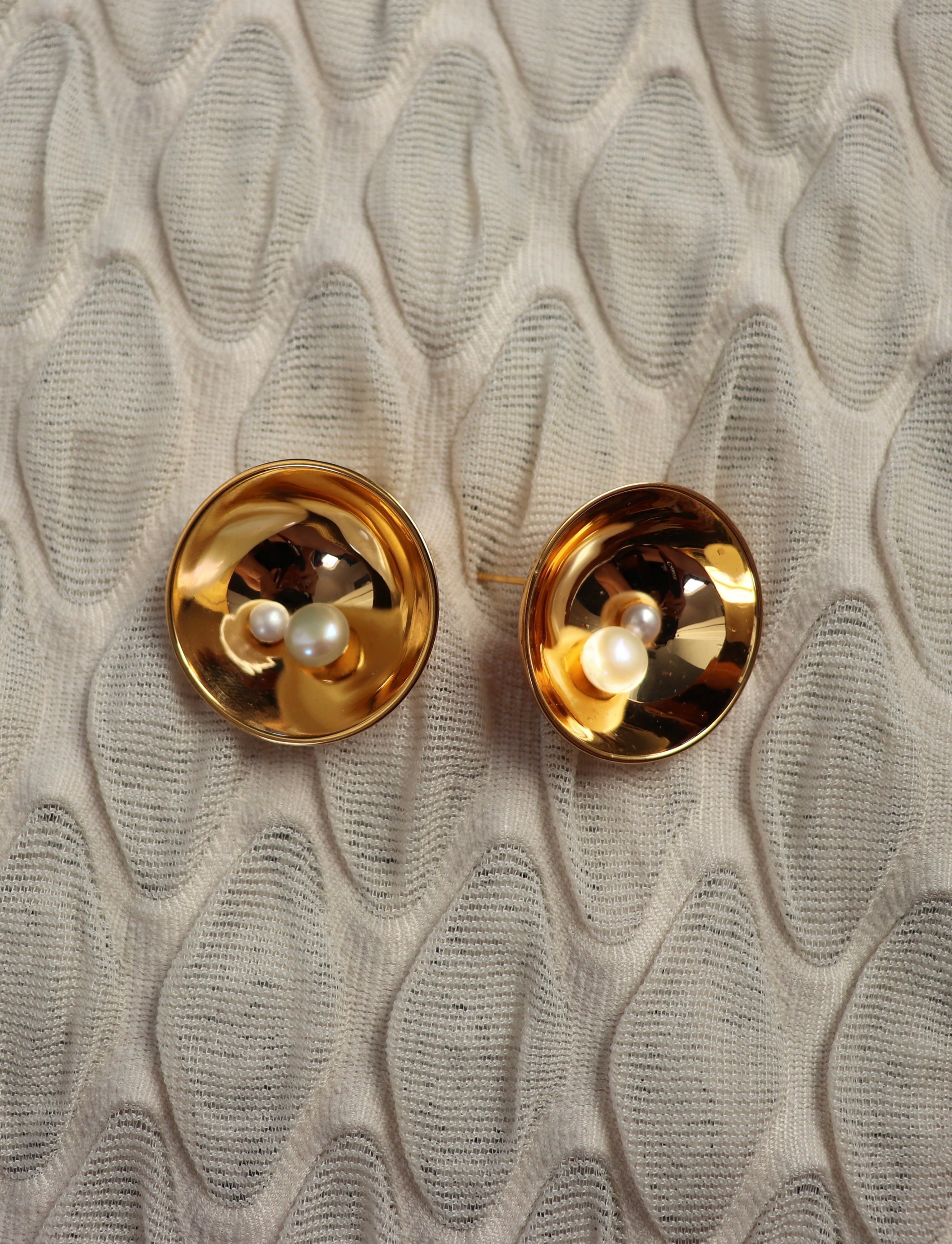 Lila Pearl Earrings - Gold Vermeil